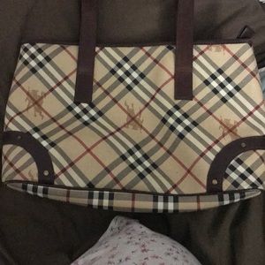 Burberry purse